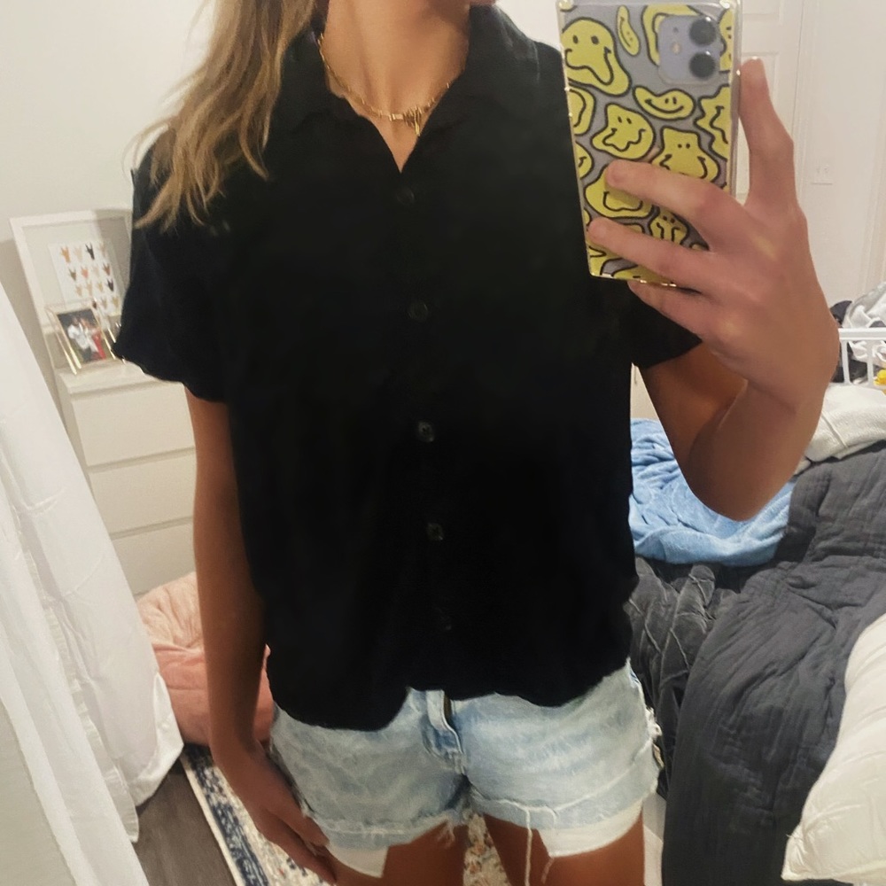 Urban outfitters black button collar  top
